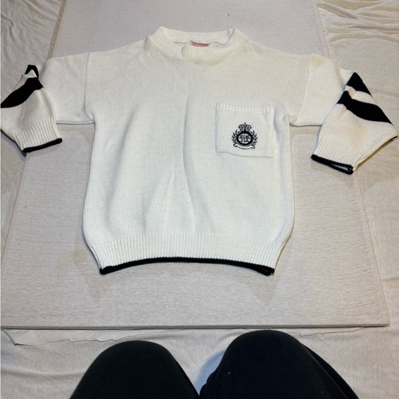 Sears White Crewneck Sweater with Black Details - Picture 1 of 3